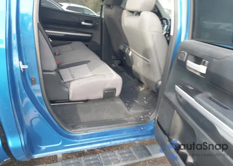 2017 Toyota Tundra Sr5 5.7L V8 z USA, uszkodzony, nr VIN 5TFDW5F19HX676706